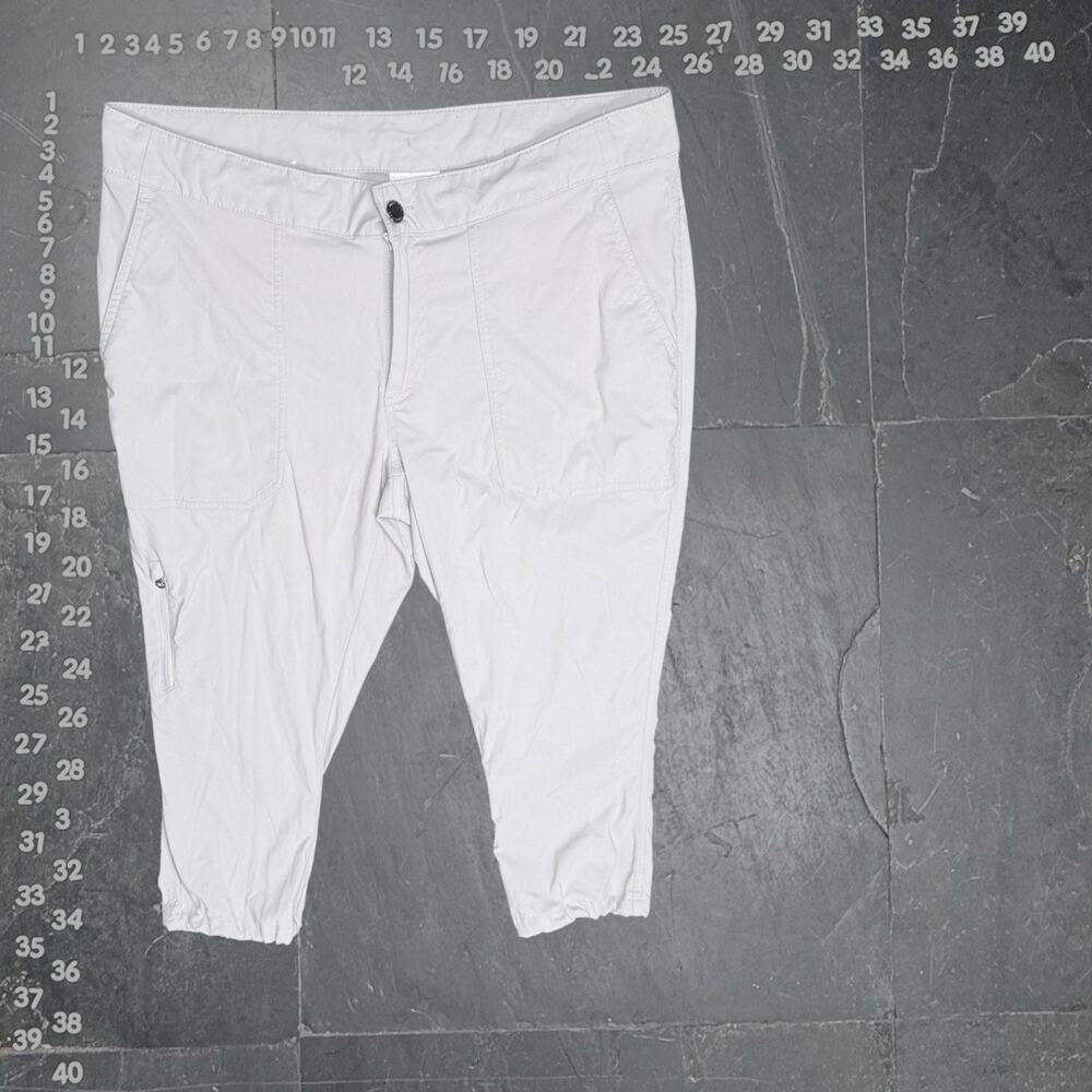 Columbia Women's Silver Ridge Pull-On Convertible Capris - Picture 2 of 7